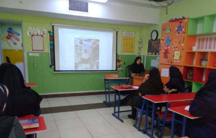 برگزاری جلسات هم اندیشی آموزگاران پایه