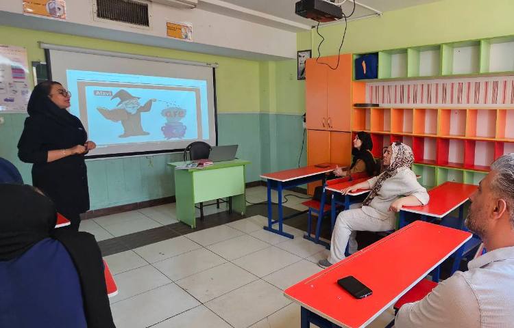 برگزاری جلسه ارائه روش تدریس ALV Phonics به اولیای دانش آموزان جدیدالورود پایه دوم و سوم 5