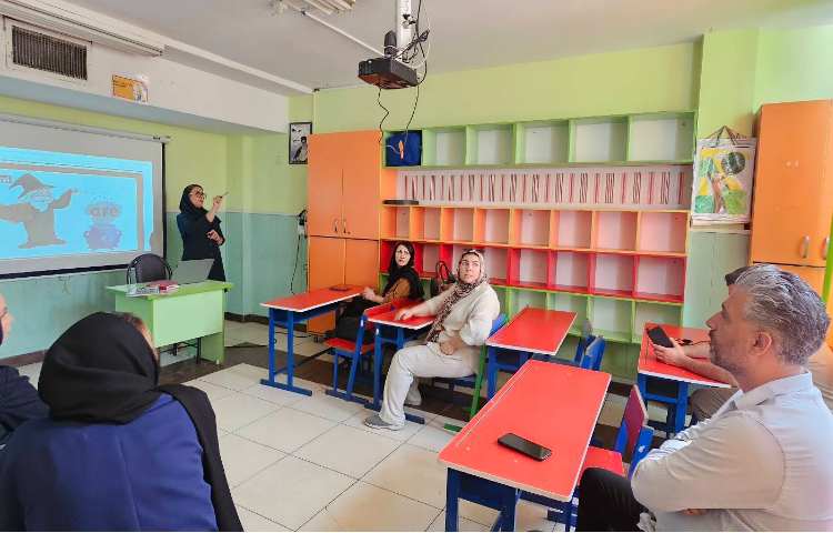 برگزاری جلسه ارائه روش تدریس ALV Phonics به اولیای دانش آموزان جدیدالورود پایه دوم و سوم 6