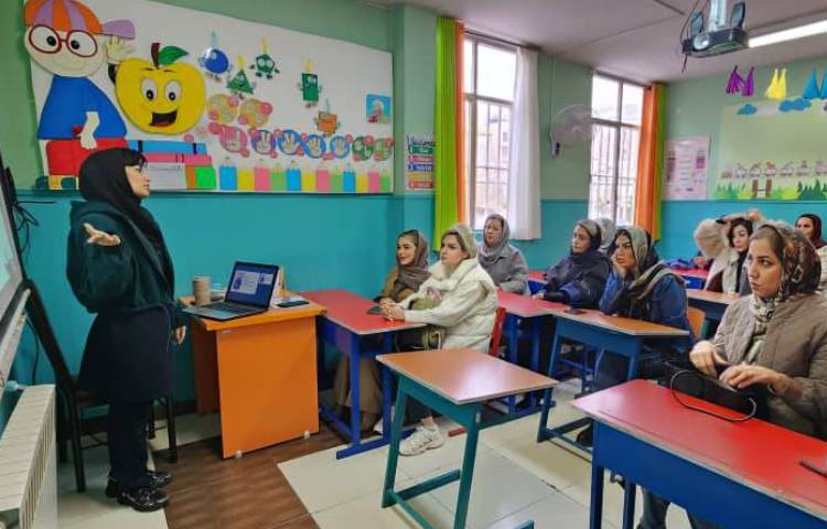 برگزاری جلسه اولیا و آموزگاران 3