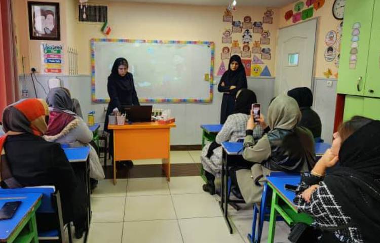 برگزاری جلسه اولیا و آموزگاران 5