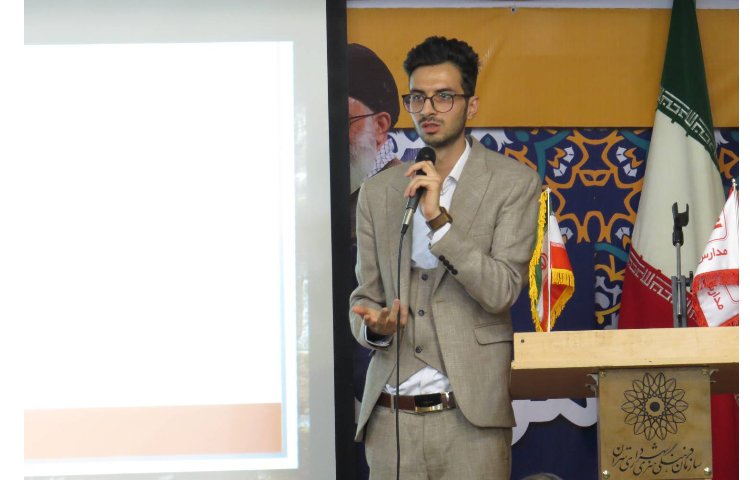 برگزاری جلسه با اولیای دانش آموزان پایه دهم 1