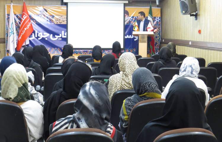 برگزاری جلسه با اولیای دانش آموزان پایه دهم 2