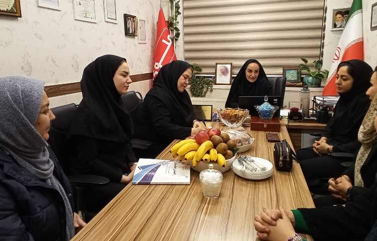 برگزاری جلسه با حضور اعضای انجمن 1