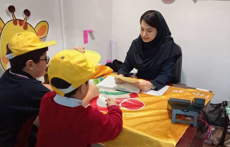 برگزاری جلسه با کاپیتان و نایب کاپیتان گروه زرد آقای محمد علی سبک روح و آقای امیر رضا کریمی 2