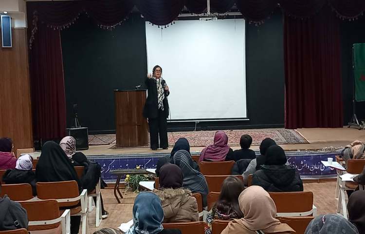 برگزاری جلسه دانش افزایی با حضور خانم شیرین ولی زاده 8