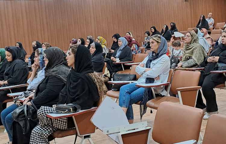 برگزاری جلسه دانش افزایی با حضور مشاور مدرسه خانم رستمی 3