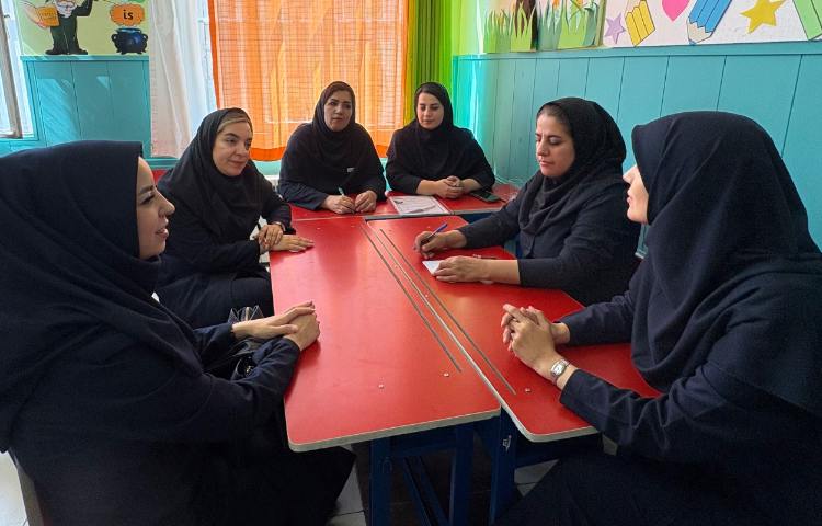 برگزاری جلسه شورای آموزگاران پایه