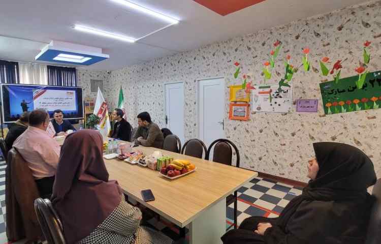 برگزاری جلسه قطبی رِوسای انجمن اولیا و مربیان /قطب 2 5