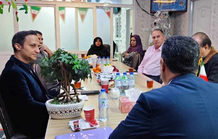 برگزاری جلسه قطبی رِوسای انجمن اولیا و مربیان /قطب 2 7