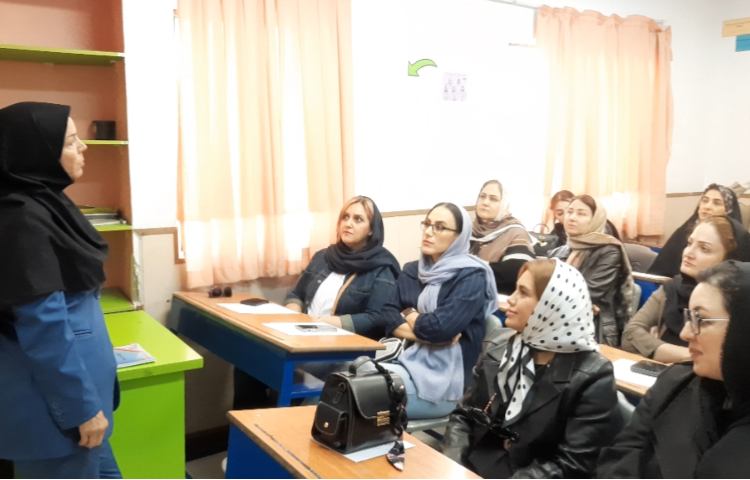 برگزاری جلسه مسئولین مدرسه و دبیران با اولیاء 2