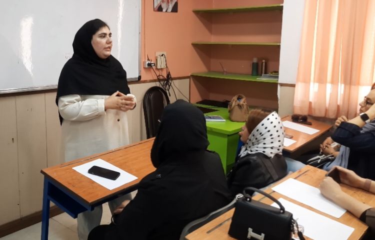 برگزاری جلسه مسئولین مدرسه و دبیران با اولیاء 4