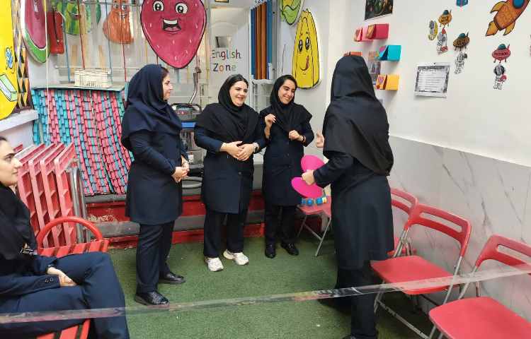 برگزاری جلسه هفتگی دپارتمان زبان و اتاق فکر 1