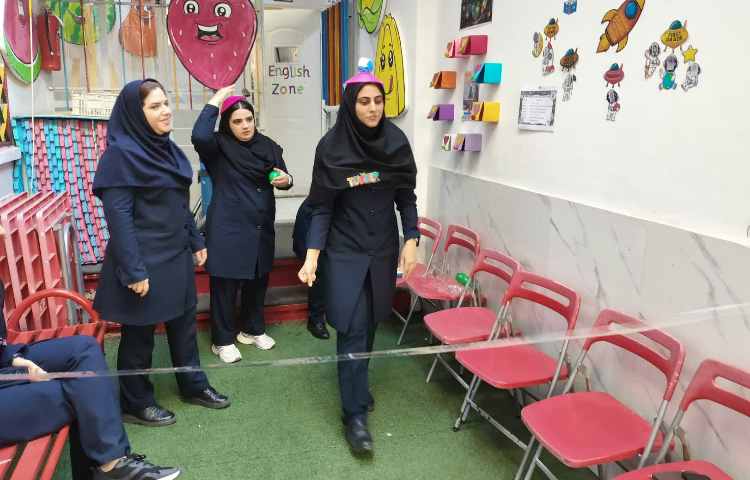 برگزاری جلسه هفتگی دپارتمان زبان و اتاق فکر 2