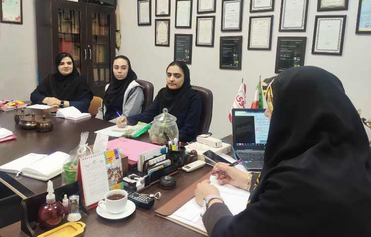 برگزاری جلسه هفتگی مدیریت با دپارتمان زبان انگلیسی 2