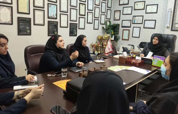 برگزاری جلسه هفتگی مدیریت با دپارتمان زبان انگلیسی 5