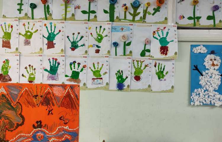 :برگزاری جلسه ی اولیا و آموزگاران زبان و پایه و بازدید از نمایشگاه دست سازه ها 21