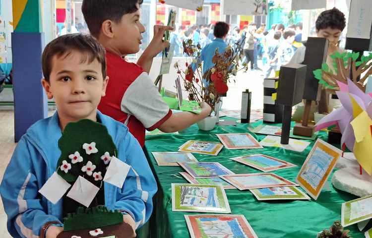 :برگزاری جلسه ی اولیا و آموزگاران زبان و پایه و بازدید از نمایشگاه دست سازه ها 28