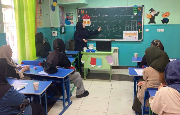 برگزاری جلسه ی اولیا و آموزگاران پایه اول 2