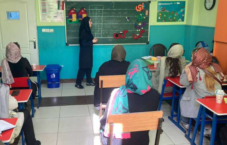 برگزاری جلسه ی اولیا و آموزگاران پایه اول 3