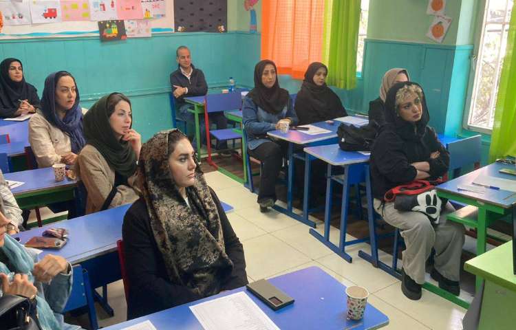 برگزاری جلسه ی اولیا و آموزگاران پایه اول 4