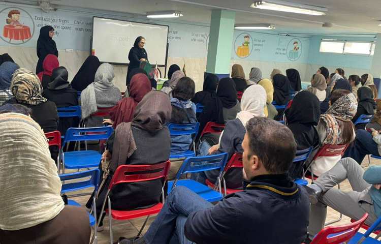 برگزاری جلسه ی اولیا و آموزگاران پایه اول 5