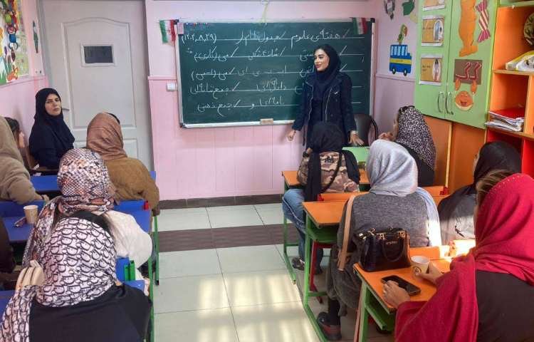 برگزاری جلسه ی اولیا و آموزگاران پایه اول 6