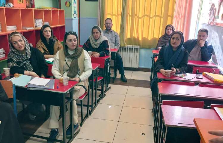 برگزاری جلسه ی اولیا و آموزگاران پایه سوم با موضوع آموزش ضرب 2