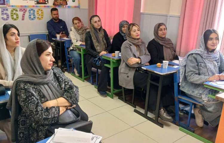 برگزاری جلسه ی اولیا و آموزگاران پایه سوم با موضوع آموزش ضرب 6