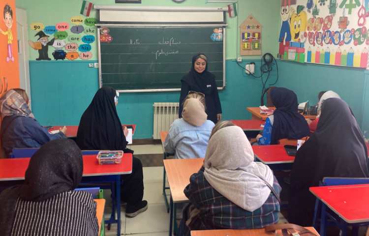 برگزاری جلسه ی اولیا و آموزگاران 2