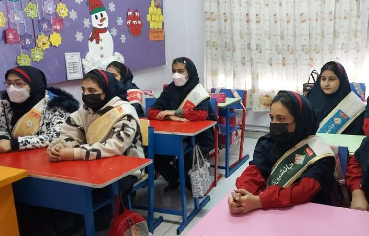 برگزاری جلسه ی چهارخانه ماه دی باحضور تمامی اعضا 1