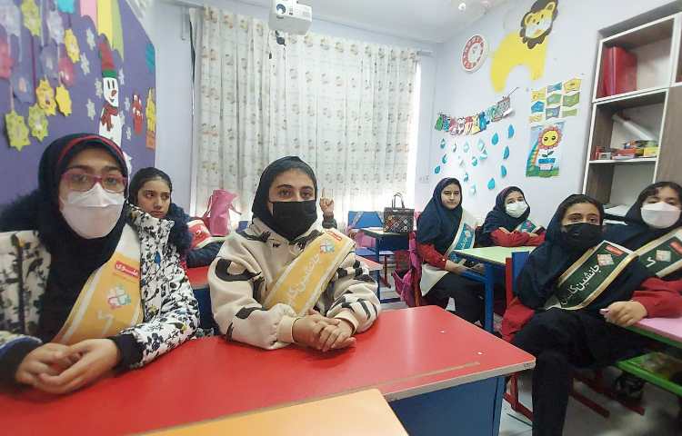 برگزاری جلسه ی چهارخانه ماه دی باحضور تمامی اعضا 2