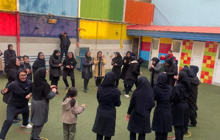 برگزاری دوره آموزشی ریتم و گیم ویژه پرسنل دبستان 12