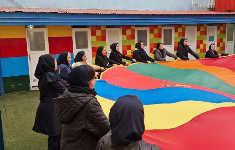 برگزاری دوره آموزشی ریتم و گیم ویژه پرسنل دبستان 23