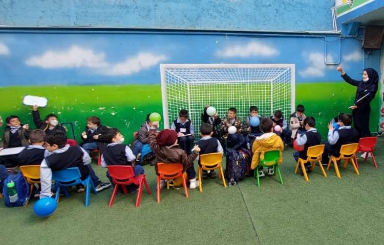 برگزاری دیکته بادکنکی زبان انگلیسی در پایه دوم 2