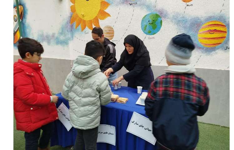 برگزاری روز جهانی چای و توزیع میانوعده همراه با چای 24