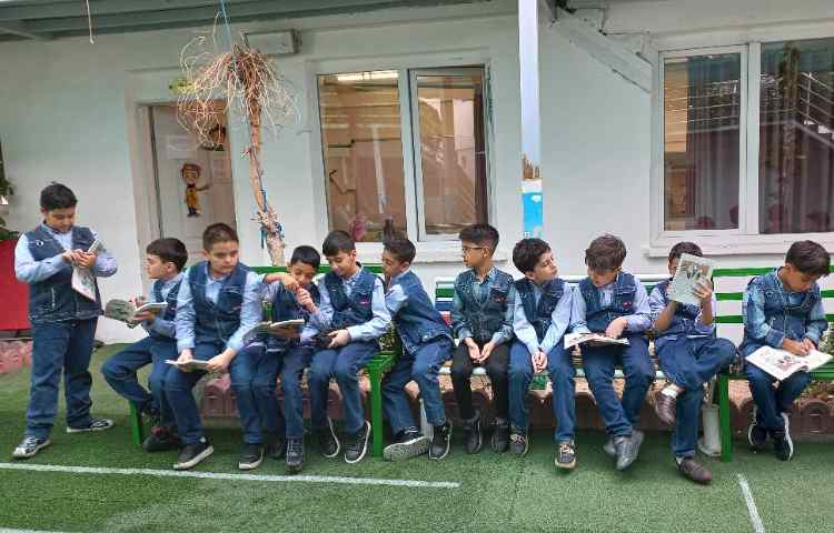 برگزاری زنگ علوم در حیاط مدرسه و انجام پیش بینی کنید اول درس زنگ علوم