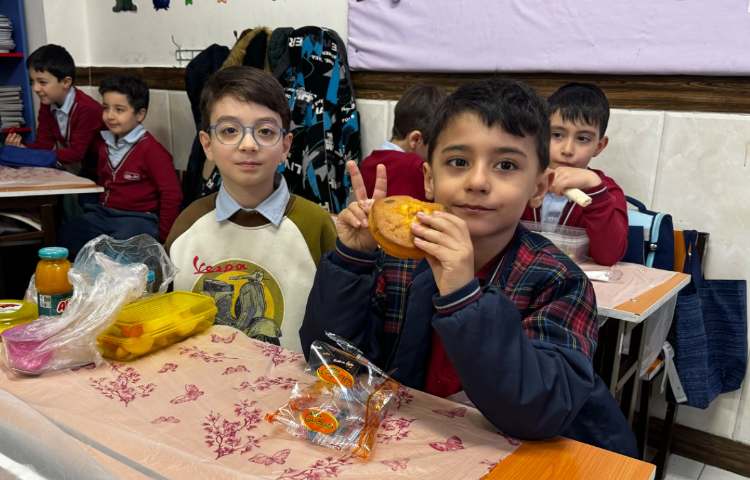 برگزاری صبحانه سلامت برای ایجاد انگیزه در درس (صاد) 2