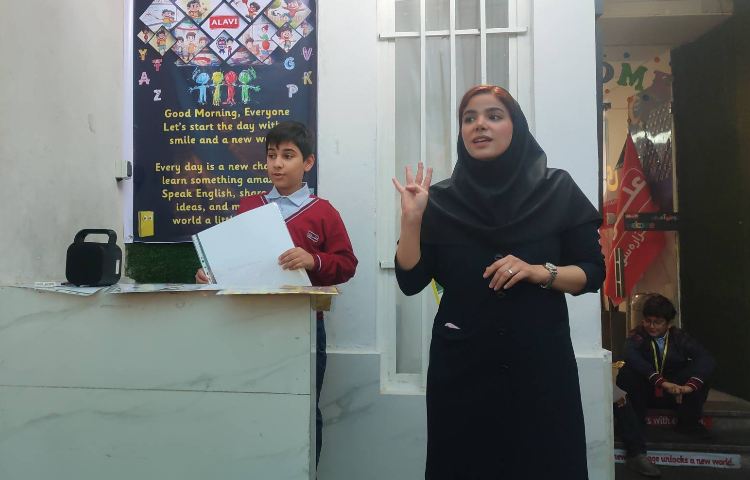 برگزاری صبحگاه زبانی توسط تیم زبان 4