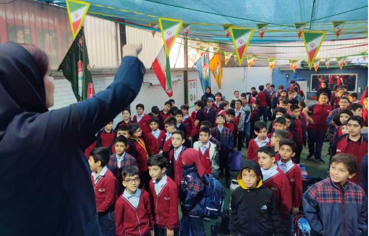 برگزاری صبحگاه زبانی توسط تیم زبان 5