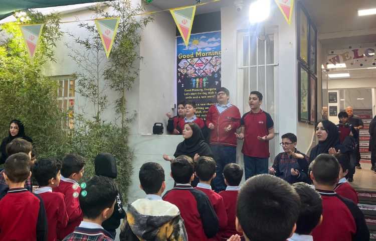 برگزاری صبحگاه زبانی توسط تیم زبان 7