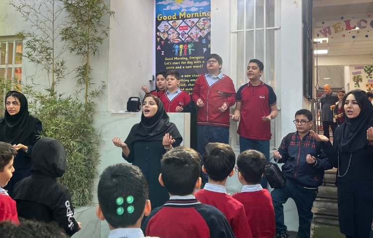 برگزاری صبحگاه زبانی توسط تیم زبان 8