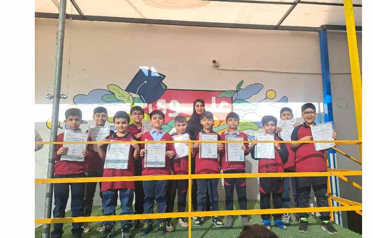 برگزاری صبحگاه زبانی و اعطای Certificate آزمون ماک Cambridge به دانش آموزان پایه های چهارم و ششم 1