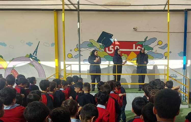 برگزاری صبحگاه زبانی و اعطای Certificate آزمون ماک Cambridge به دانش آموزان پایه های چهارم و ششم 87