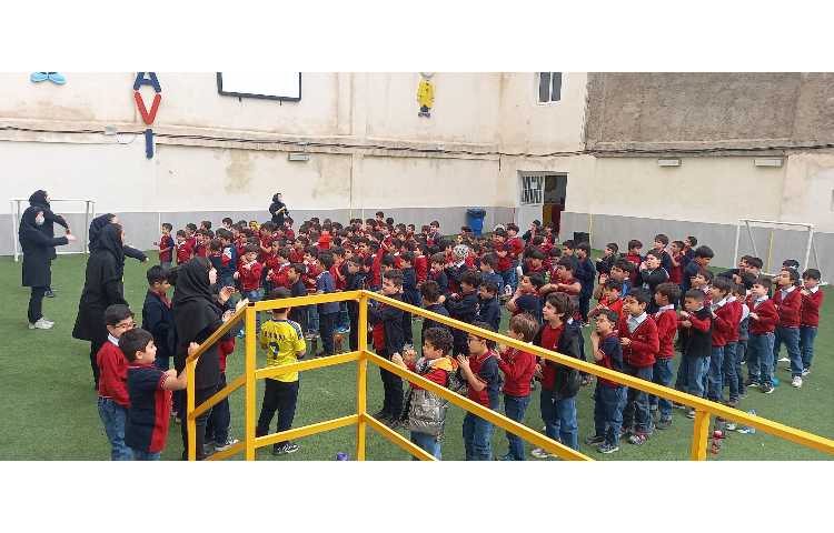 برگزاری صبحگاه زبانی- پایه های پیش دبستان تا دوم (Morning Assembly) 1