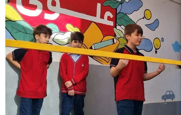 برگزاری صبحگاه شاد زبانی توسط دانش آموزان پر تلاش پایه پنجم (Happy Monday)