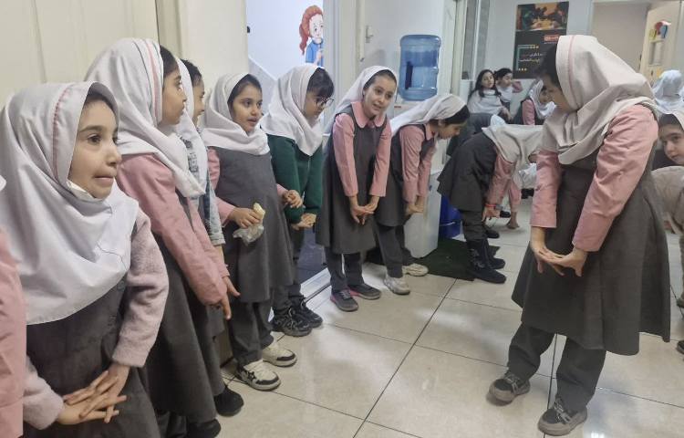 برگزاری صبحگاه های شاد در مدرسه 3