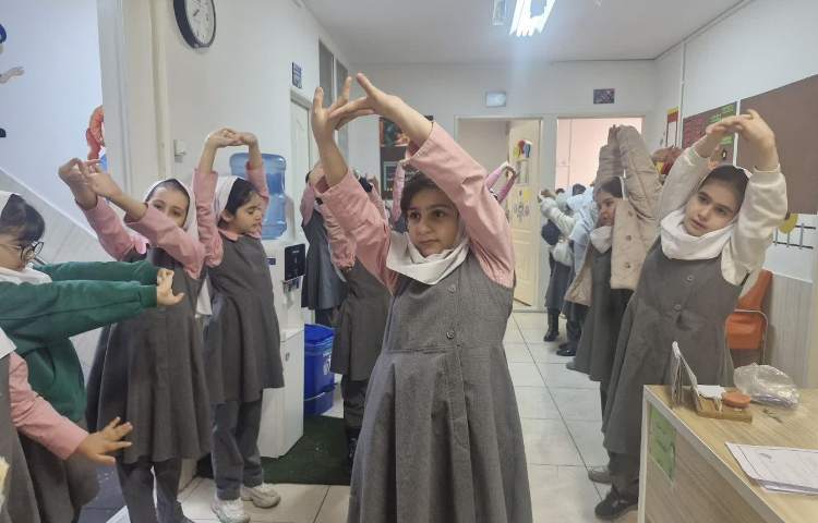 برگزاری صبحگاه های شاد در مدرسه 6