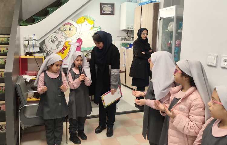 برگزاری صبحگاه و غوطه وری دپارتمان زبان 1