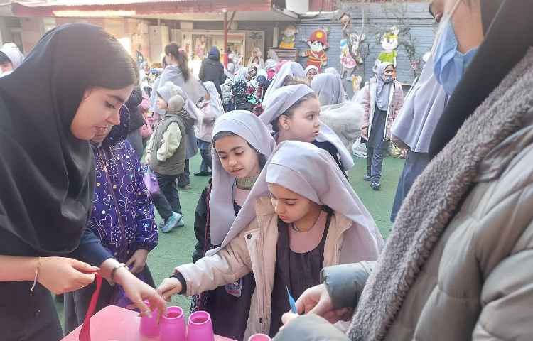 برگزاری صبحگاه و غوطه وری دپارتمان زبان 1